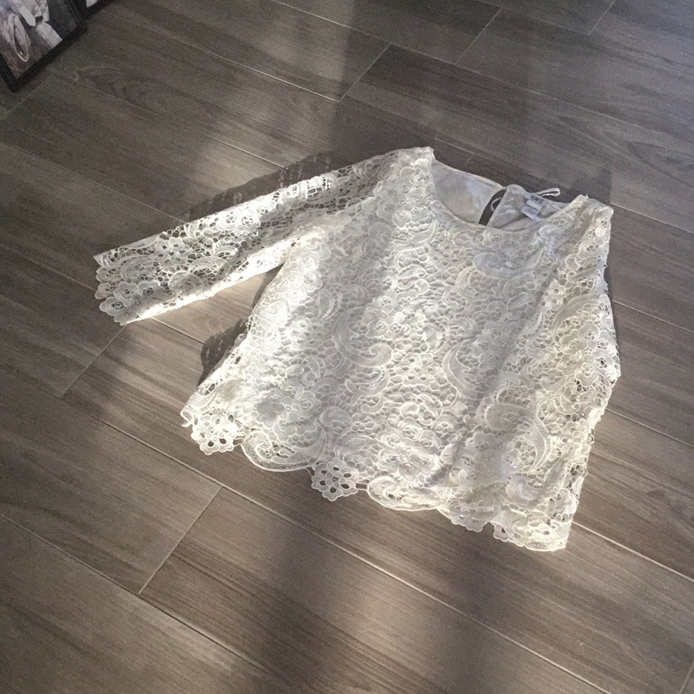 Monroe and Main Winter white lace blouse